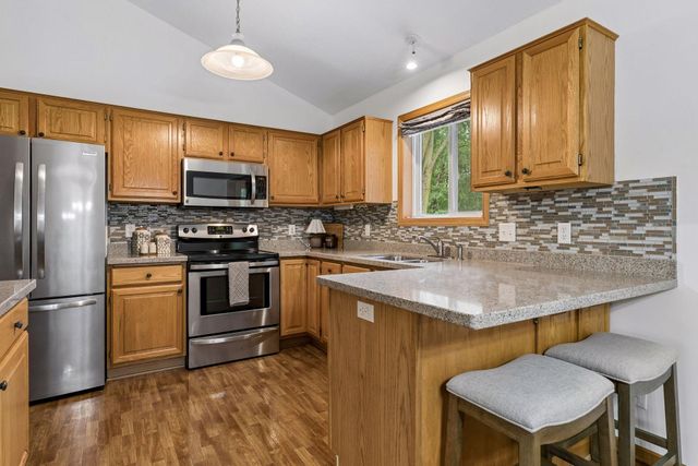 6287 22nd Street N, Oakdale, MN 55128