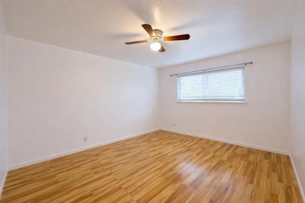 Image 15 of property listing at 1090 White Drive, Santa Clara, CA 95051