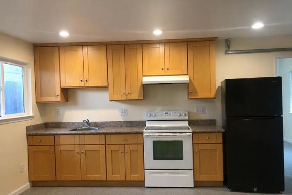 Image 23 of property listing at 1090 White Drive, Santa Clara, CA 95051