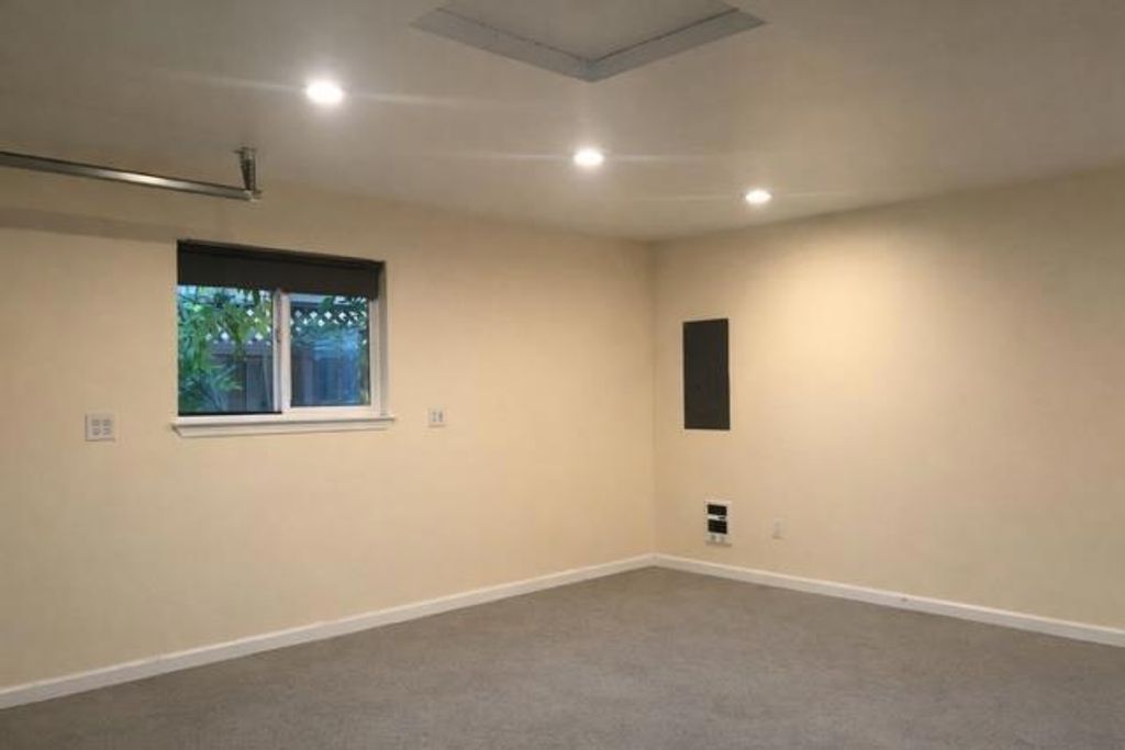 Image 27 of property listing at 1090 White Drive, Santa Clara, CA 95051