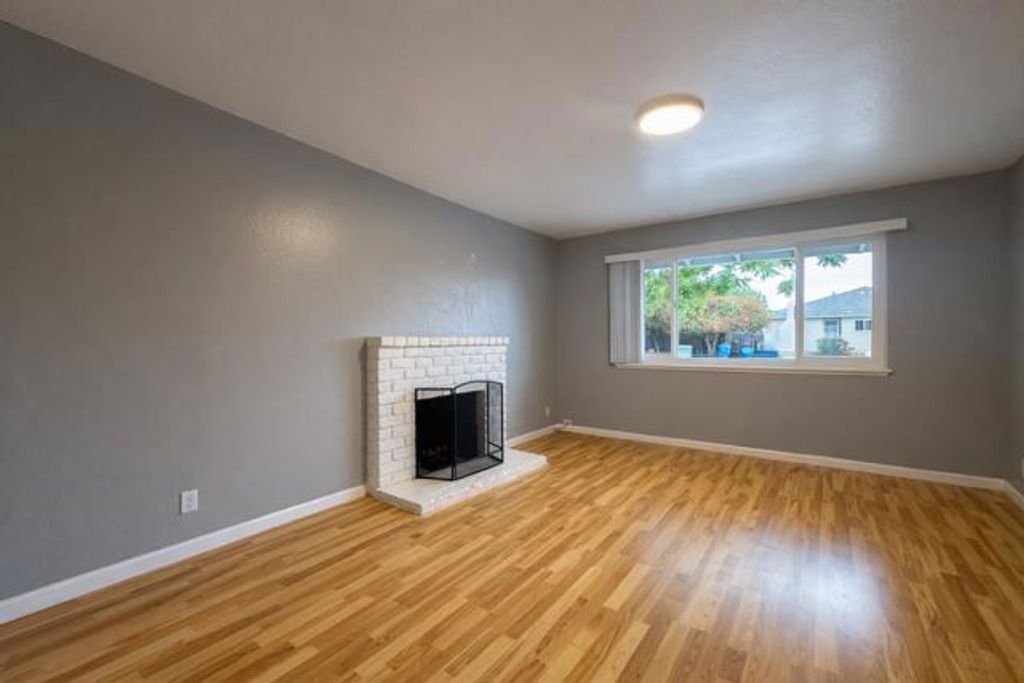 Image 8 of property listing at 1090 White Drive, Santa Clara, CA 95051