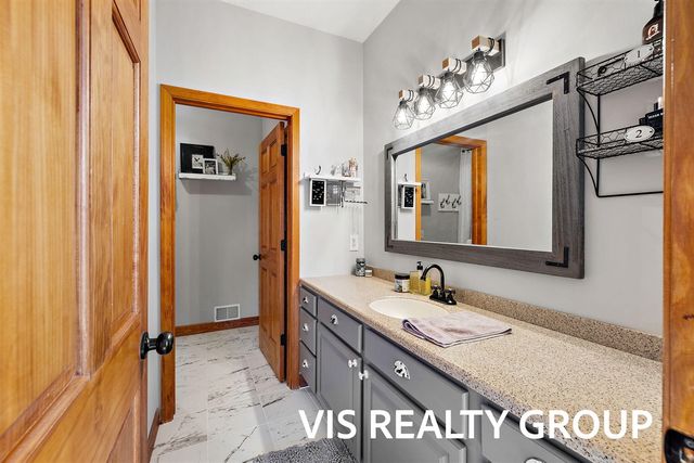 8225 E Sternberg Road, Nunica, MI 49448