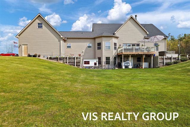 8225 E Sternberg Road, Nunica, MI 49448
