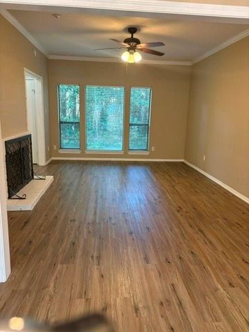 11711 Memorial Drive 563, Houston, TX 77024