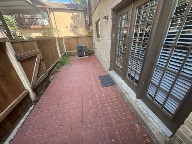 11711 Memorial Drive 563, Houston, TX 77024