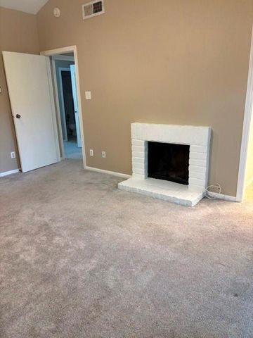 11711 Memorial Drive 563, Houston, TX 77024