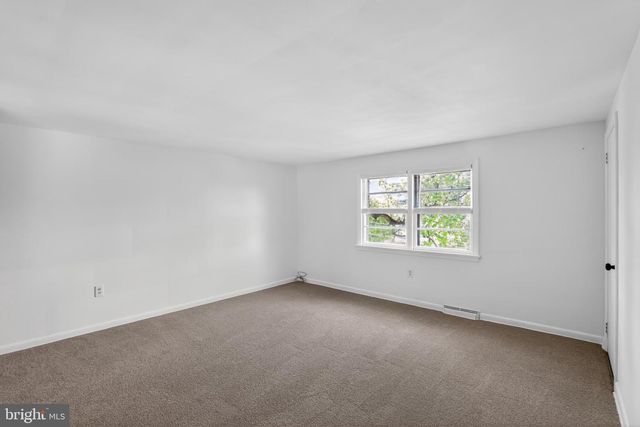 325 MANOR RD, Hatboro, PA 19040