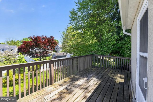 325 MANOR RD, Hatboro, PA 19040