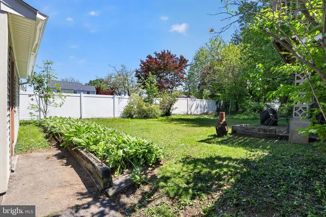 325 MANOR RD, Hatboro, PA 19040