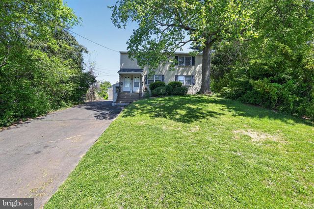 325 MANOR RD, Hatboro, PA 19040