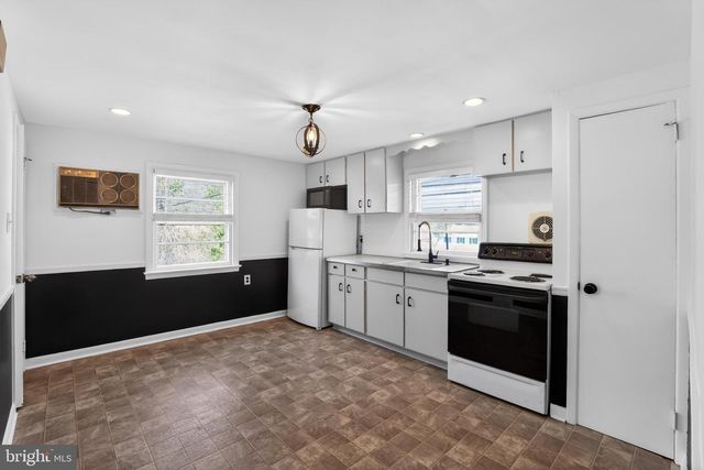 325 MANOR RD, Hatboro, PA 19040