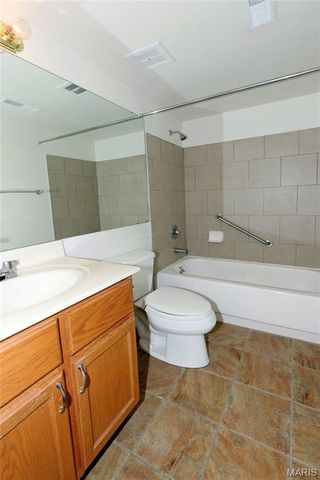 10017 Chardin Way 3, St Louis, MO 63128