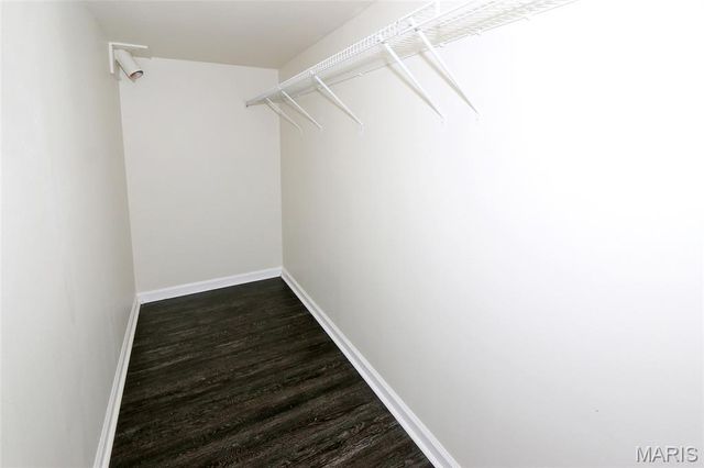 10017 Chardin Way 3, St Louis, MO 63128