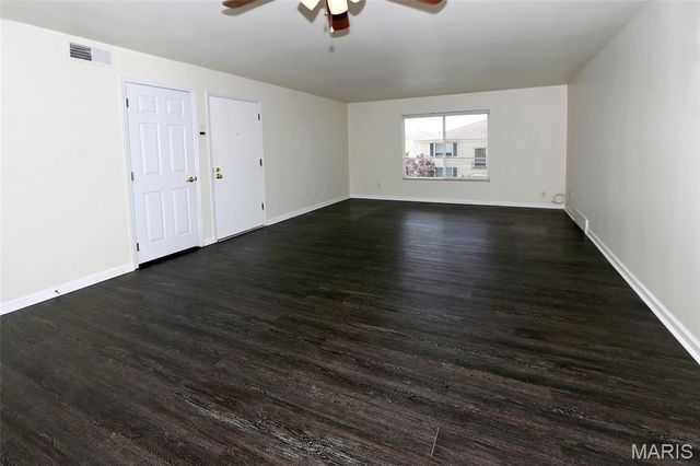 10017 Chardin Way 3, St Louis, MO 63128
