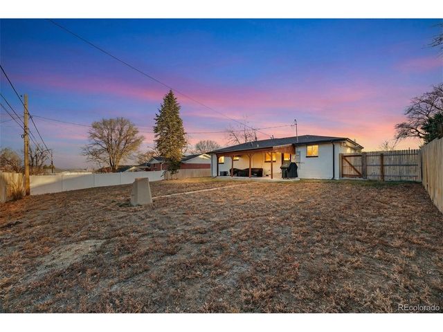 6522 Benton Cir, Arvada, CO 80003