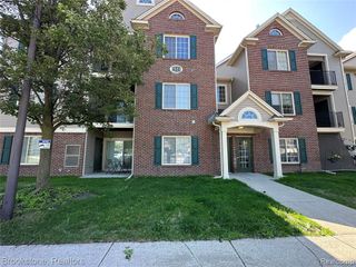 14301 Pinehurst Lane, Grand Blanc, MI 48439