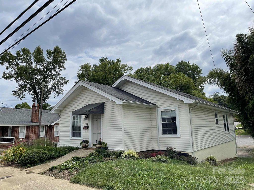 332 Mulberry Street SW, Lenoir, NC 28645