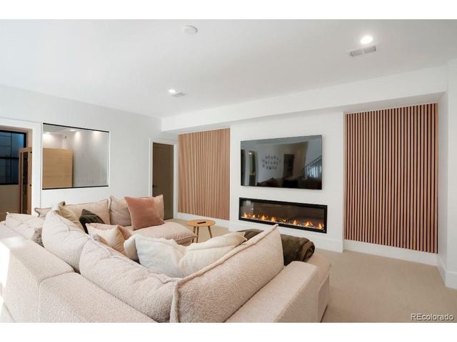 3929 W 24th Ave, Denver, CO 80212