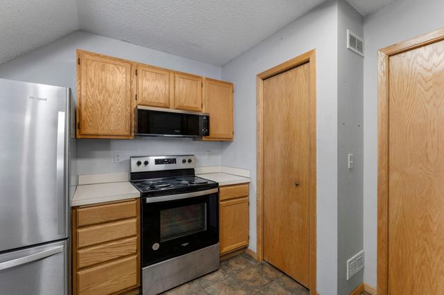 4026 Wilshire Circle 76, Shoreview, MN 55126
