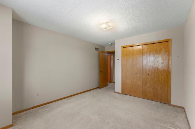 4026 Wilshire Circle 76, Shoreview, MN 55126