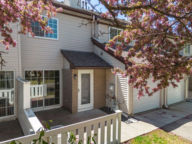 4026 Wilshire Circle 76, Shoreview, MN 55126