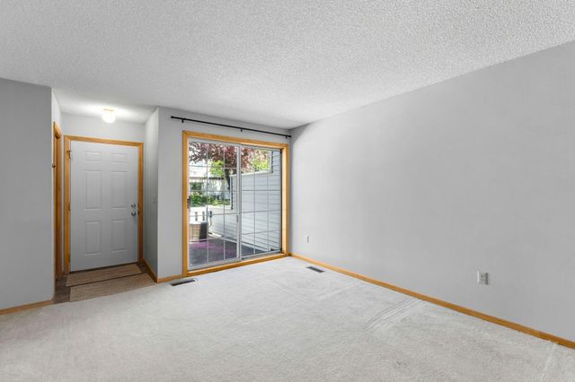 4026 Wilshire Circle 76, Shoreview, MN 55126