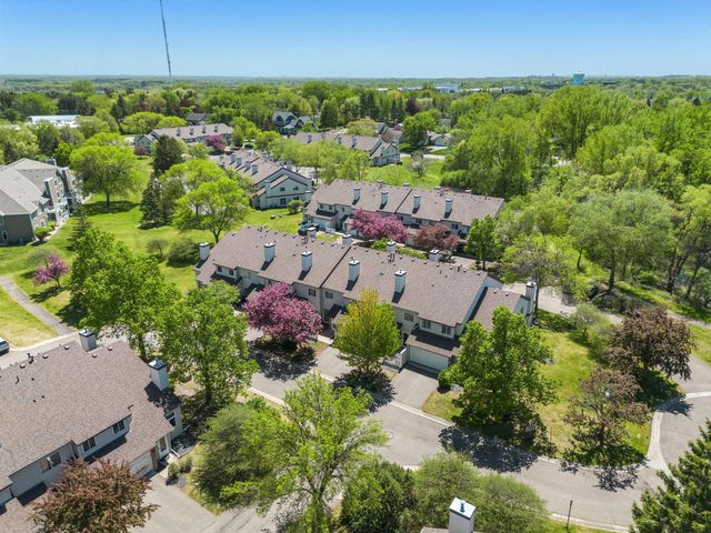 4026 Wilshire Circle 76, Shoreview, MN 55126