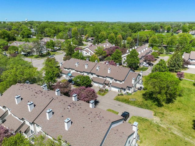 4026 Wilshire Circle 76, Shoreview, MN 55126