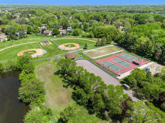 4026 Wilshire Circle 76, Shoreview, MN 55126