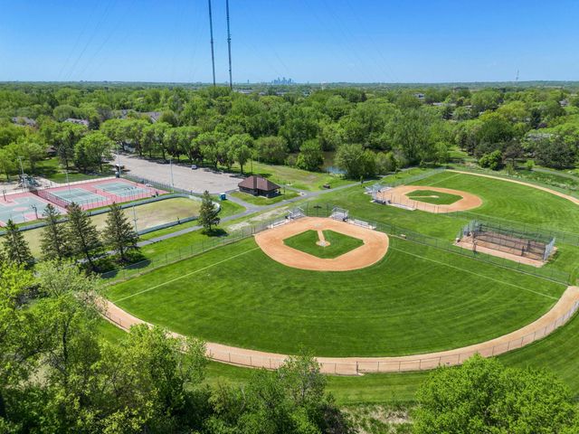 4026 Wilshire Circle 76, Shoreview, MN 55126