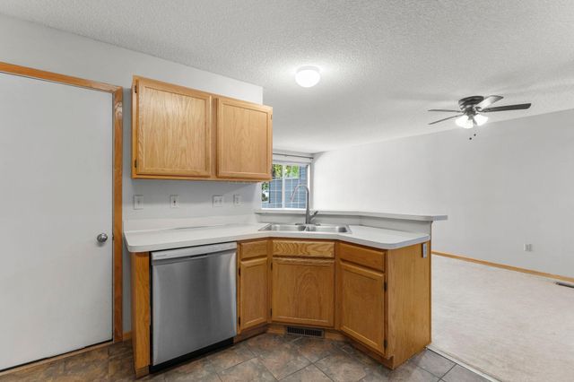 4026 Wilshire Circle 76, Shoreview, MN 55126