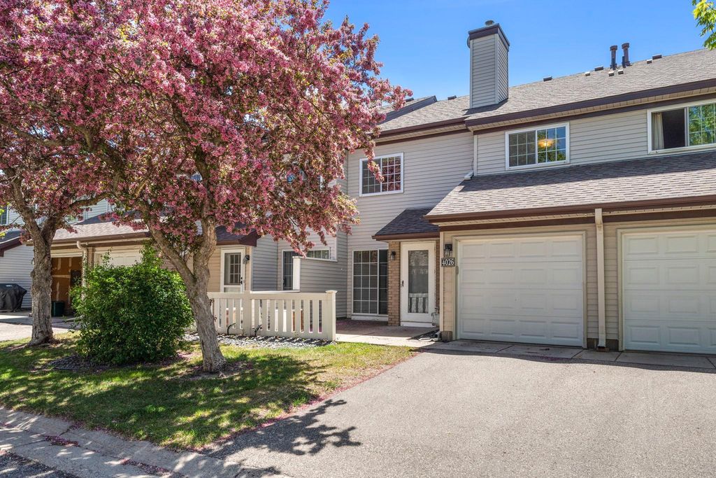 4026 Wilshire Circle 76, Shoreview, MN 55126