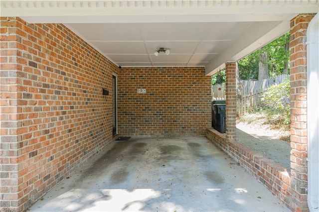13 Mayflower Lane, Lexington, NC 27295