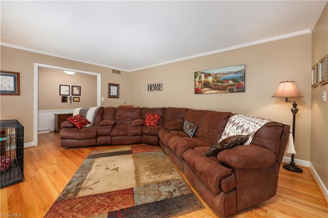 13 Mayflower Lane, Lexington, NC 27295