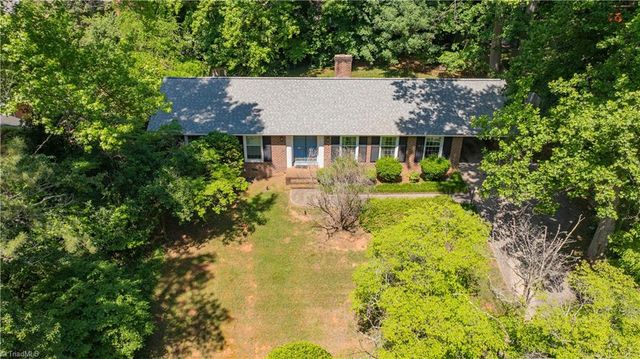 13 Mayflower Lane, Lexington, NC 27295
