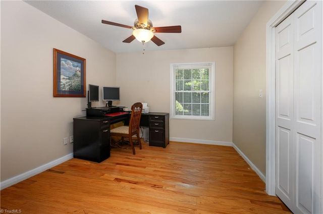 13 Mayflower Lane, Lexington, NC 27295