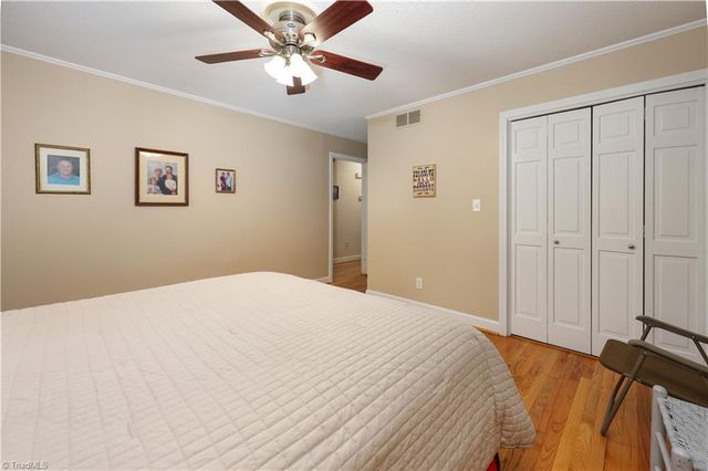 13 Mayflower Lane, Lexington, NC 27295