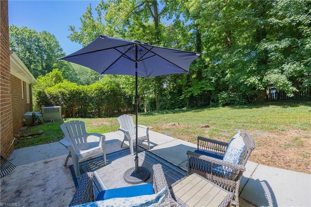 13 Mayflower Lane, Lexington, NC 27295