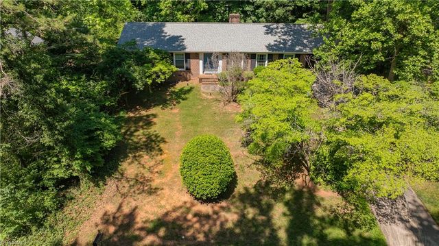 13 Mayflower Lane, Lexington, NC 27295