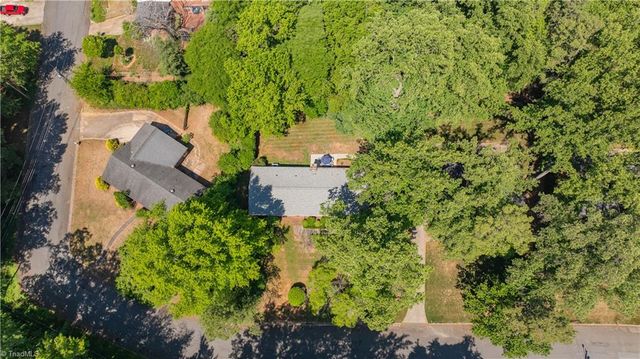 13 Mayflower Lane, Lexington, NC 27295