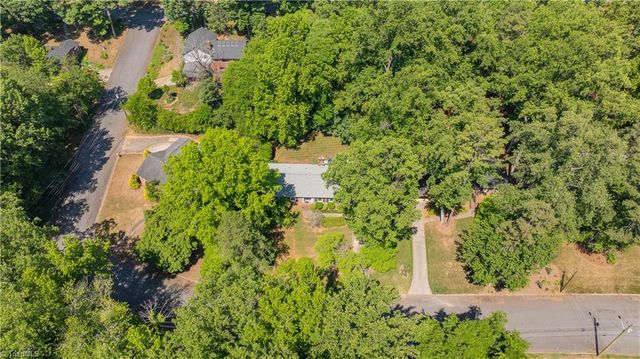 13 Mayflower Lane, Lexington, NC 27295