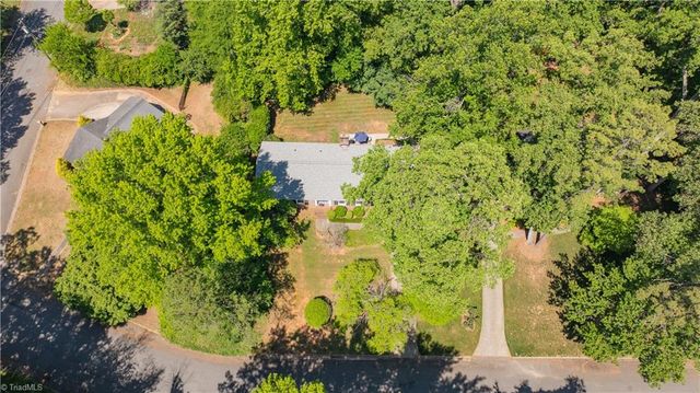 13 Mayflower Lane, Lexington, NC 27295