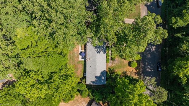 13 Mayflower Lane, Lexington, NC 27295