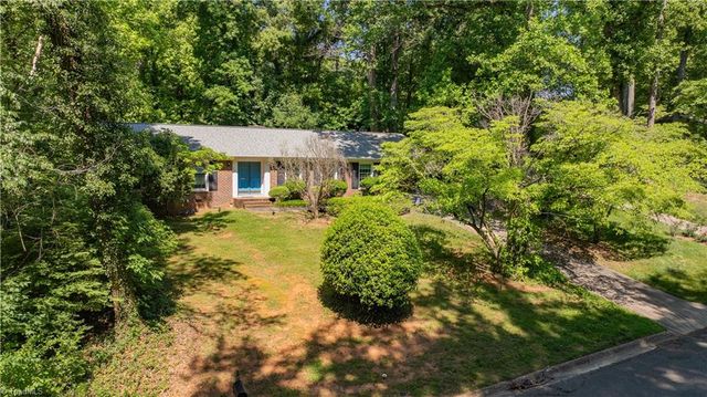 13 Mayflower Lane, Lexington, NC 27295