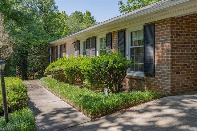 13 Mayflower Lane, Lexington, NC 27295