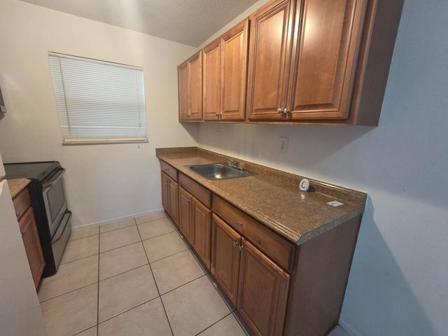 701 SE 15th Street 12, Fort Lauderdale, FL 33316