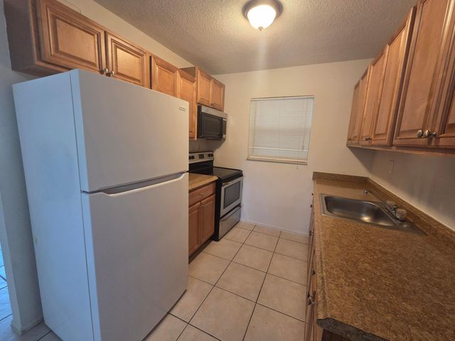 701 SE 15th Street 12, Fort Lauderdale, FL 33316