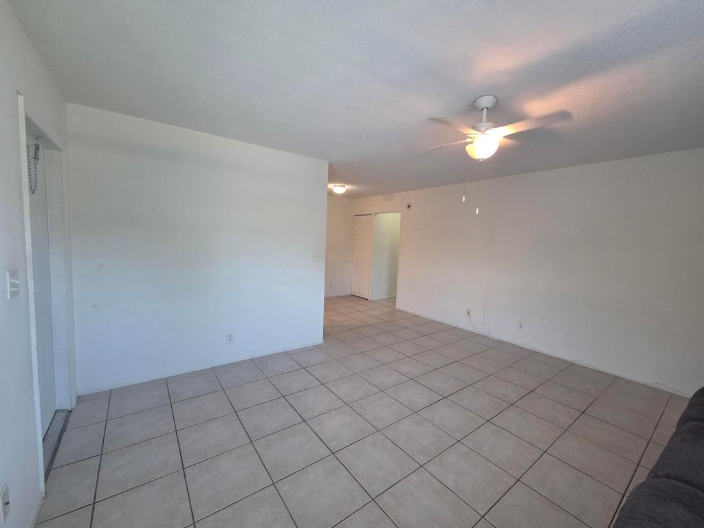 701 SE 15th Street 12, Fort Lauderdale, FL 33316
