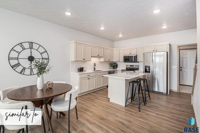 2317 E Jetty Pl Place, Sioux Falls, SD 57108