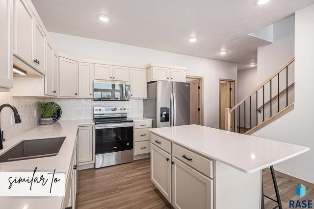 2317 E Jetty Pl Place, Sioux Falls, SD 57108